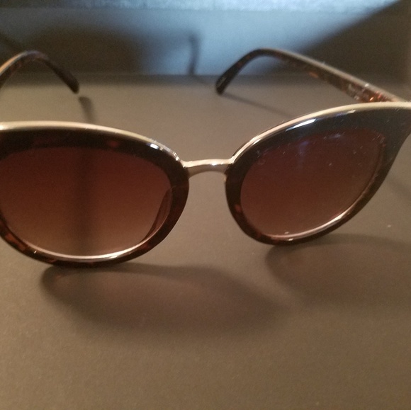 Oscar de la Renta Accessories - Oscar de la Renta sunglasses